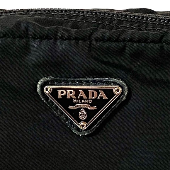 AUTHENTIC VINTAGE PRADA VELA TESSUTO NYLON SMALL ZIP COSMETIC BAG/POUCH, BLACK - Picture 4 of 16